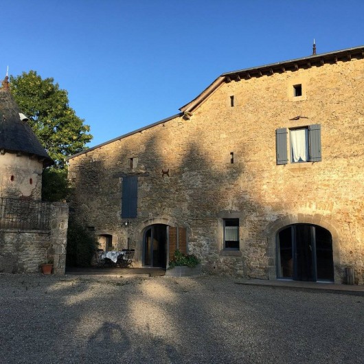 Location de vacances - Gîte à Roussennac - Entrée maison d'hôtes