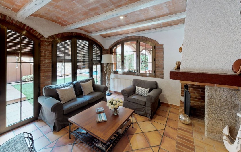 Location de vacances - Mas à Sant Antoni de Calonge - Le sans le salon grâce à de grandes baies vitrées