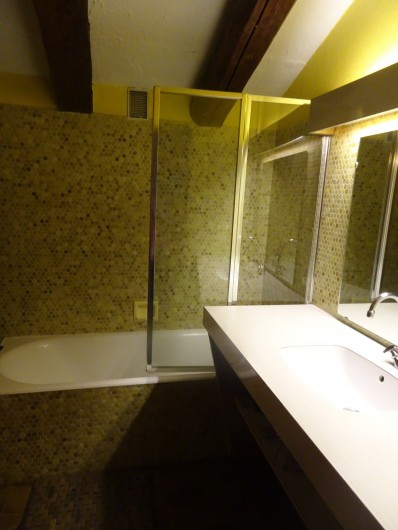 Location de vacances - Chalet à Les Houches - Salle de bain attenante à la chambre