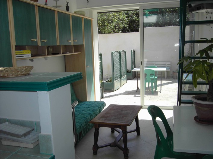 Location de vacances - Studio à Sainte-Maxime - Vue de la séparation bar