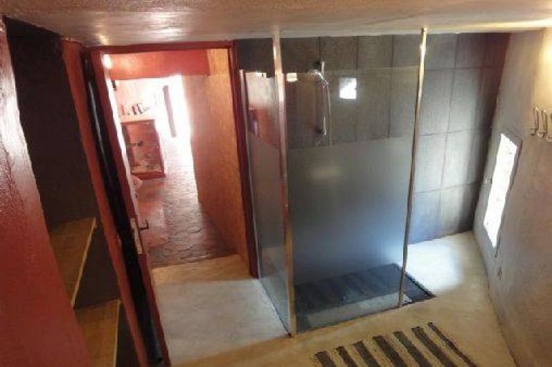 Location de vacances - Gîte à Mialet - Salle d'eau du gîte du Figuier