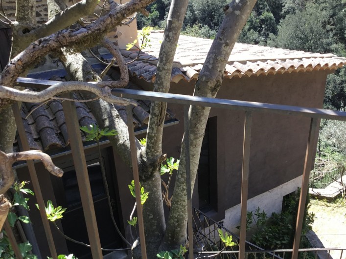 Location de vacances - Gîte à Mialet - Entrée dérobée du 2ème gîte de l'Olivier (2 pers.)