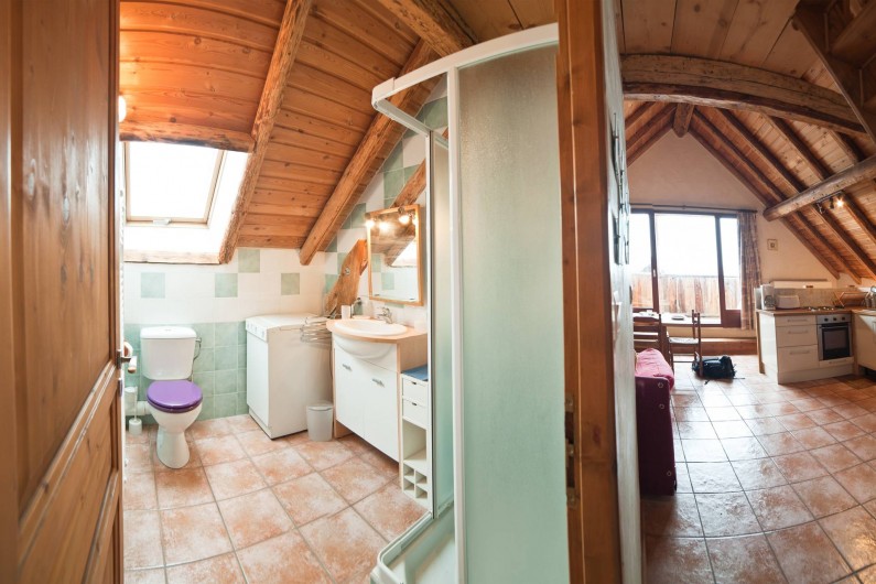 Location de vacances - Appartement à Albiez-le-Vieux - salle de douche  1 + wc