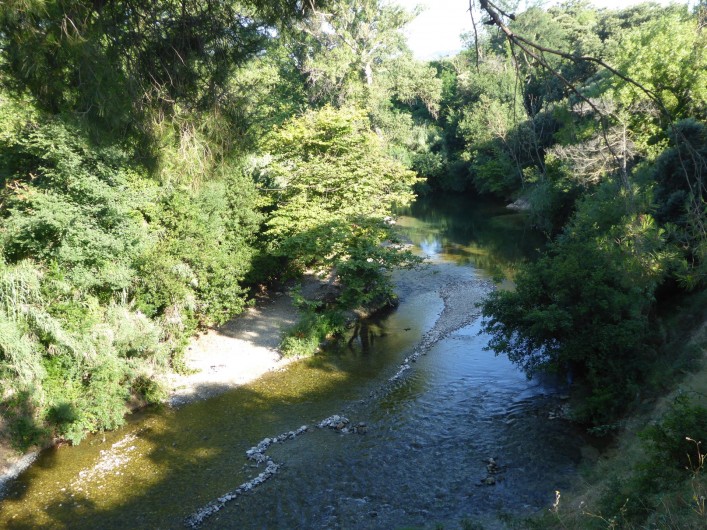 Location de vacances - Gîte à Mirepeisset - Rivière la Cesse á proximité bordant le domaine