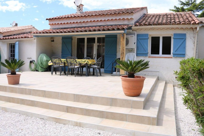 Location de vacances - Villa à Sainte-Maxime - la terrasse