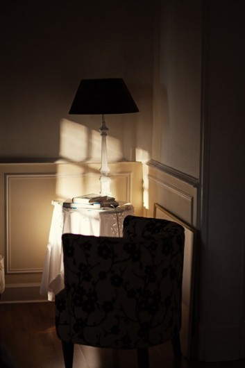 Location de vacances - Chambre d'hôtes à Salies-de-Béarn - lecture au salon