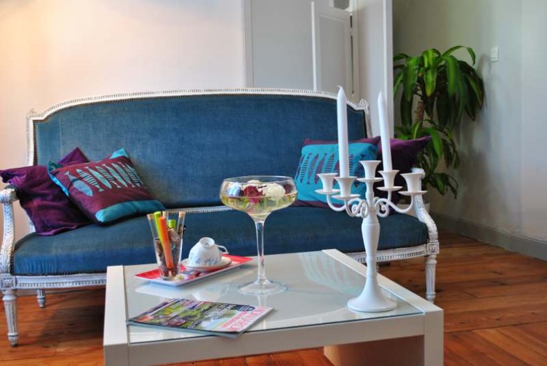 Location de vacances - Chambre d'hôtes à Salies-de-Béarn - le salon chambre suite
