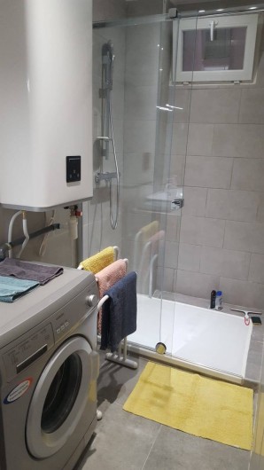 Location de vacances - Appartement à Nice - La salle de douche (à l'italienne)