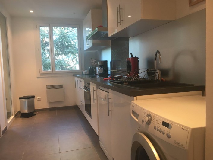 Location de vacances - Appartement à Cassis - La cuisine toute équipée indépendante