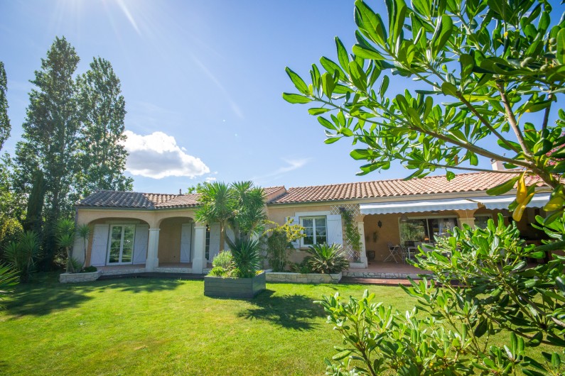Location de vacances - Villa à Pépieux - COTE SUD JARDIN