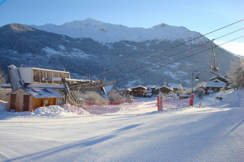 Location de vacances - Appartement à Villaroger - Vue d'ensemble télésiège village