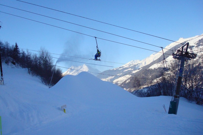 Location de vacances - Appartement à Villaroger - Télésiège avec enneigeurs jusqu'au village