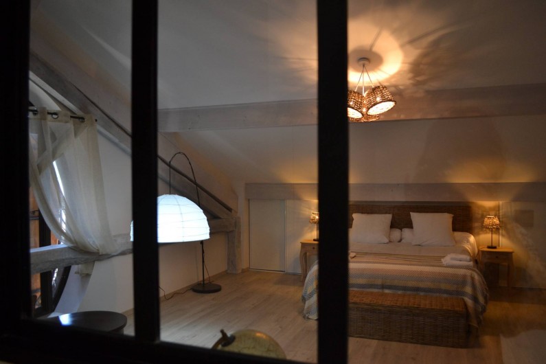 Location de vacances - Gîte à Lougratte - Grande chambre de 25 m2 avec sa salle d'eau et wc