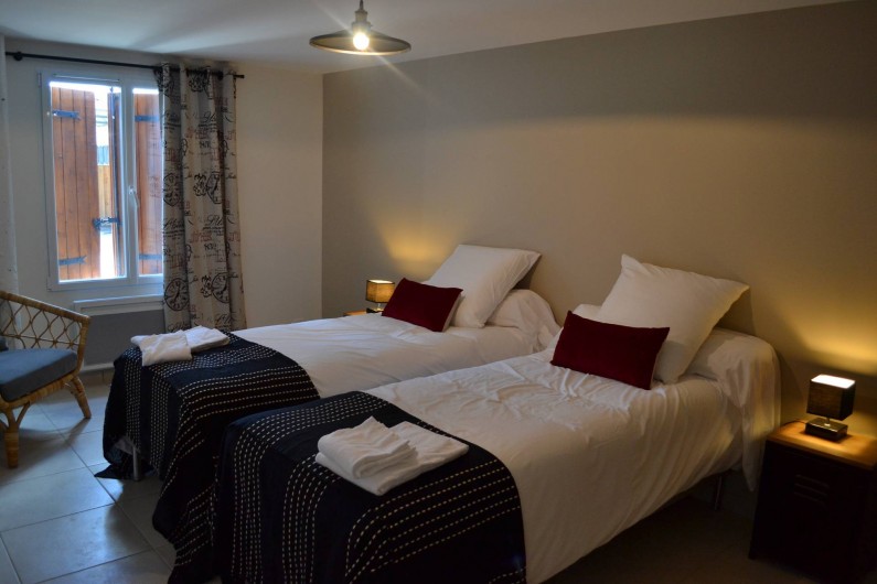 Location de vacances - Gîte à Lougratte - chambre 2 lits ou 1 lit avec salle d'eau à partager