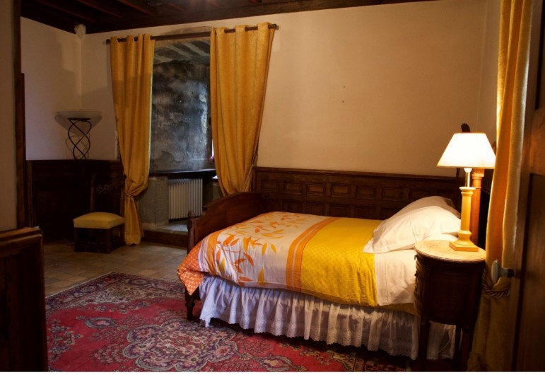 Location de vacances - Chambre d'hôtes à Brenthonne - 1ère chambre appartement Sainte Catherine  (1 lit double)