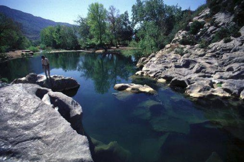 Location de vacances - Chambre d'hôtes à Tautavel - Site des Gouleyrous - Baignade, Escalade