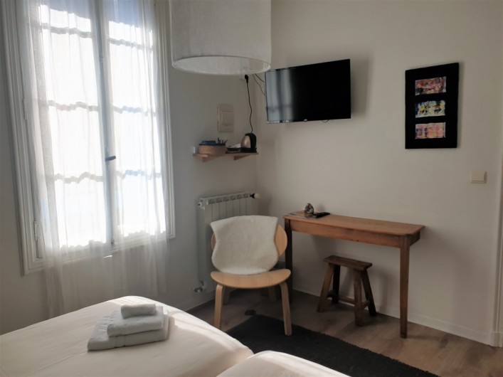 Location de vacances - Chambre d'hôtes à Tautavel - Chambre Double Lits jumeaux Vallespir - Coin bureau