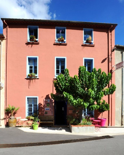 Location de vacances - Chambre d'hôtes à Tautavel - L'Abri sous Roche Façade