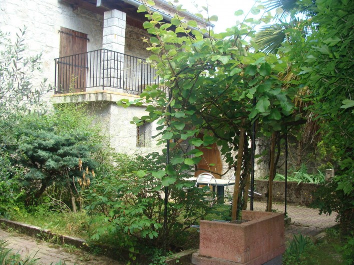 Location de vacances - Appartement à Saint-Alban-Auriolles - Jardin du Rez-de-Chaussée