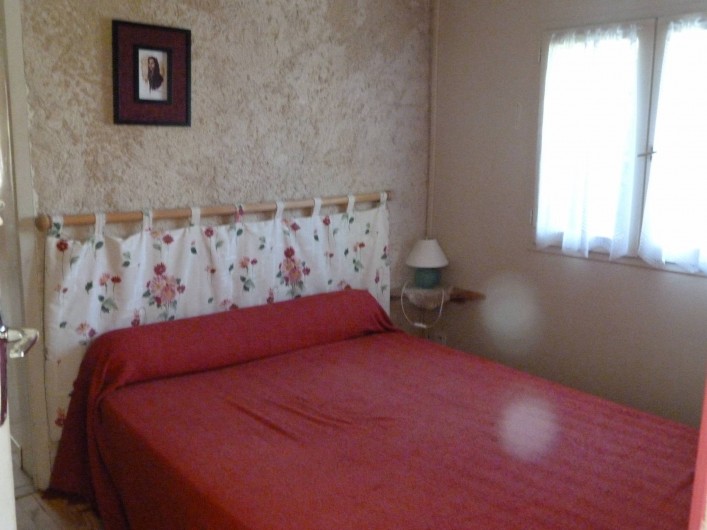 Location de vacances - Bungalow - Mobilhome à Villefranche-de-Rouergue - chambre parent d'un des gites