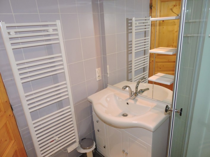 Location de vacances - Villa à Rochefort - appartement 1  salle d'eau