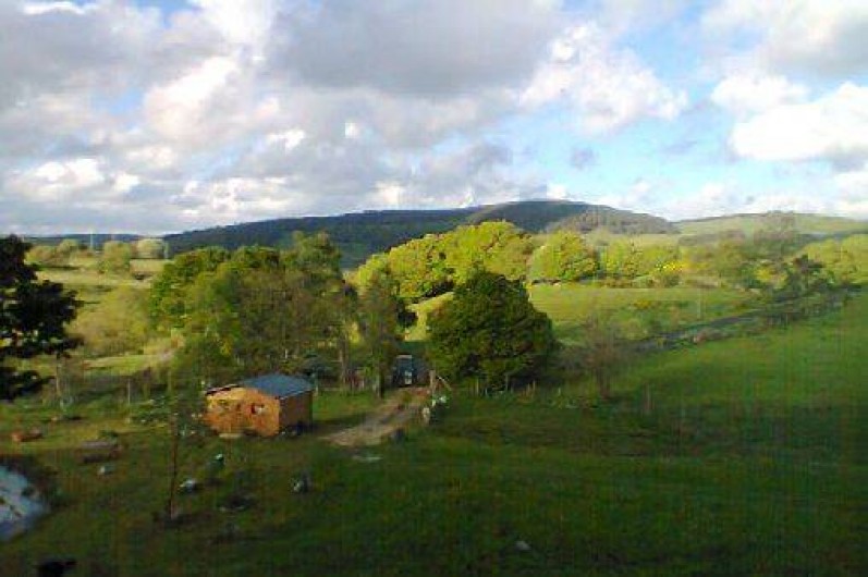 Location de vacances - Cabane dans les arbres à Paulhac-en-Margeride - Vues depuis la cabane en hauteur: (2nd cabane avec cuisine, douche...)