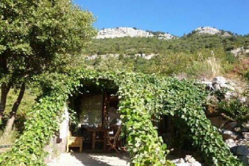 Location de vacances - Mas à Saint-Privat - La terrasse avec pergola