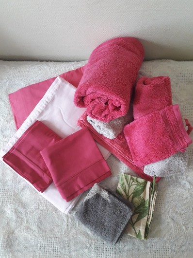 Location de vacances - Maison - Villa à Istres - le linge de lit ,toilette et cuisine