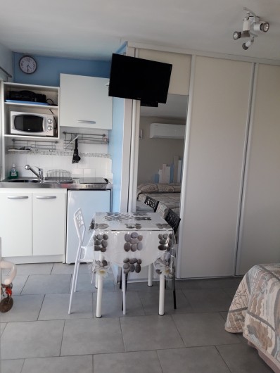 Location de vacances - Maison - Villa à Istres - le coin cuisine repas