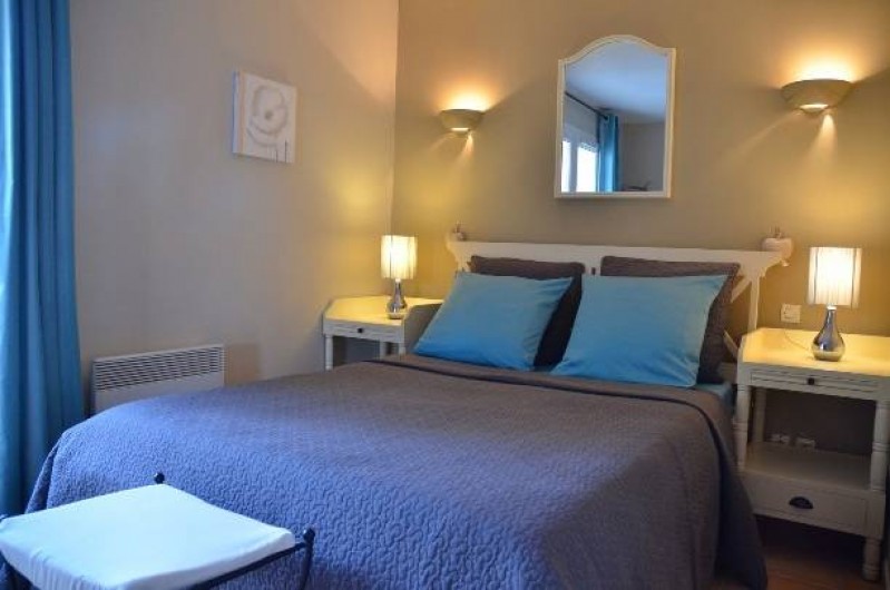 Location de vacances - Chambre d'hôtes à Vacquières - Chambre couple "Hiver", vue sur le jardin