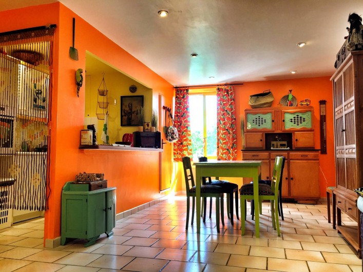 Location de vacances - Gîte à Vicq-sur-Gartempe - Salle à manger vue sur jardin