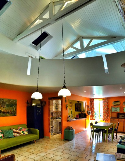 Location de vacances - Gîte à Vicq-sur-Gartempe - Beaux volumes du living