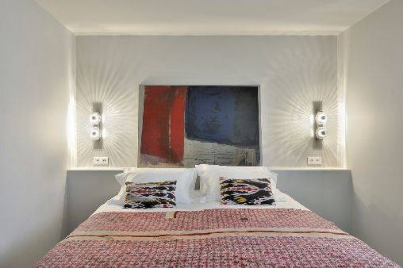 Location de vacances - Chalet à Saint-Martin-de-Belleville - Détail sur une chambre double.