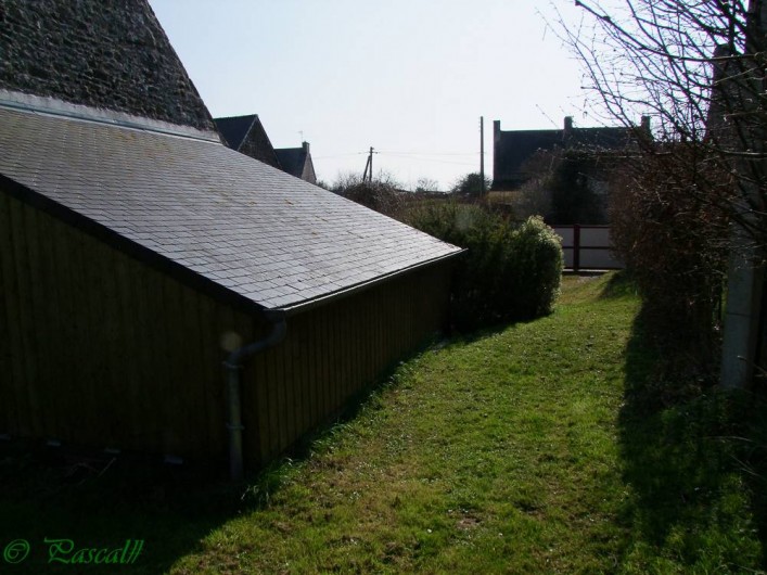 Location de vacances - Gîte à Pleudihen-sur-Rance - Garage côté est
Plantes aromatique
menthe
céleri branche
oseille, origan

