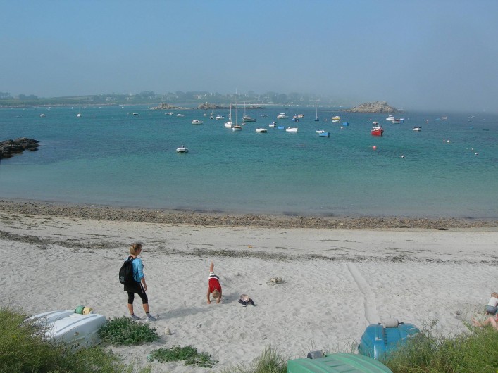 Location de vacances - Villa à Portsall - A 5mn de marche, vers le Sud : anse sablonneuse.