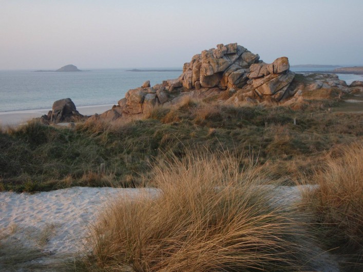 Location de vacances - Villa à Portsall - A 20mn de marche ; alternances de rocs et de plages de sable fin. Site classé.