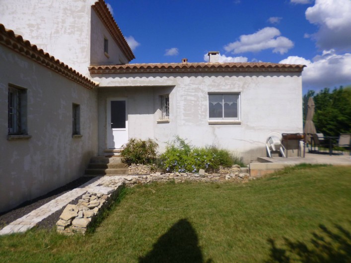 Location de vacances - Villa à Saint-Côme-et-Maruéjols - L'entrée.......