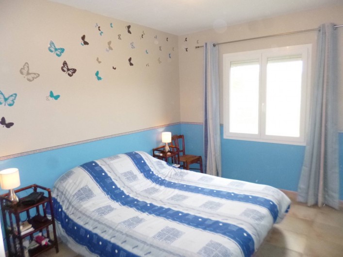 Location de vacances - Villa à Saint-Côme-et-Maruéjols - La chambre aux papillons.....
