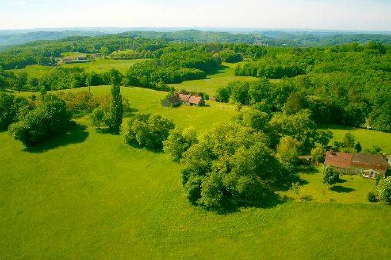 Location de vacances - Villa à Simeyrols - Ecrin dans un environnement calme et verdoyant
