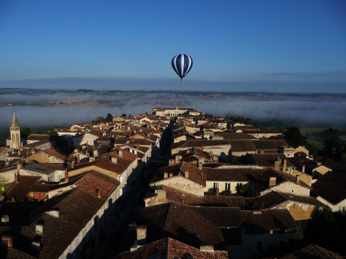 Location de vacances - Gîte à Lectoure - Lectoure vue du ciel