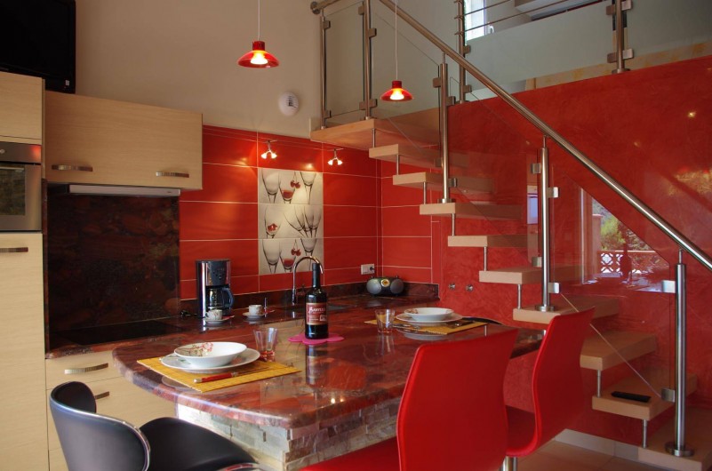 Location de vacances - Gîte à Cerbère - Cuisine tout équipée îlot central