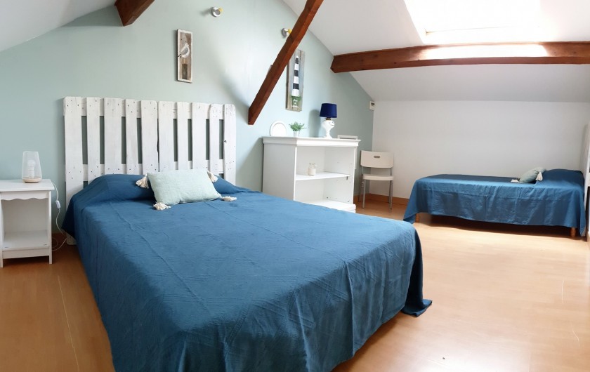 Location de vacances - Gîte à Arles - Chambre 3 personnes 1 lit 140cm, 1 lit 90cm