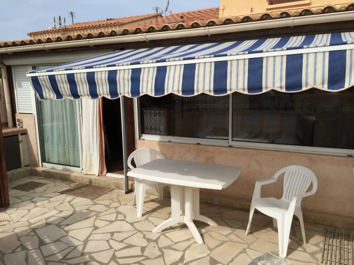 Location de vacances - Villa à Le Barcarès - Terrasse et véranda