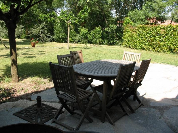 Location de vacances - Studio à Durfort-et-Saint-Martin-de-Sossenac - terrasse