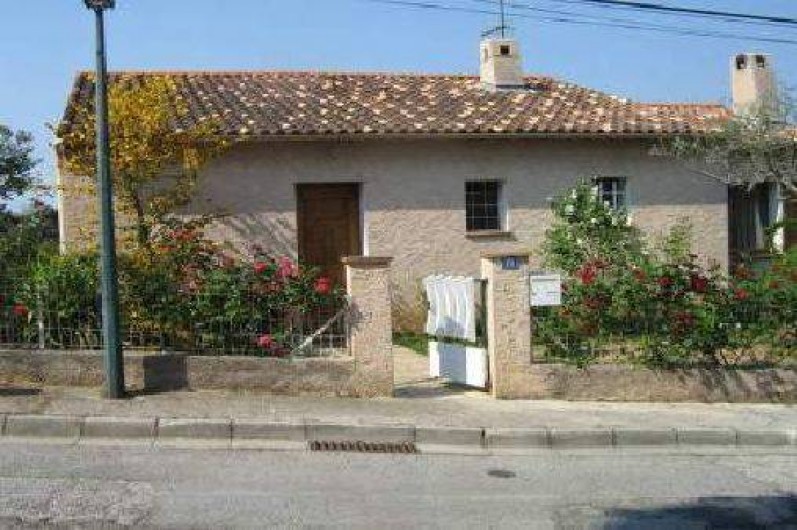 Location de vacances - Villa à Pierrefeu-du-Var - Façade coté rue