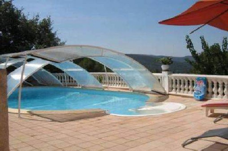 Location de vacances - Villa à Pierrefeu-du-Var - Piscine avec protection