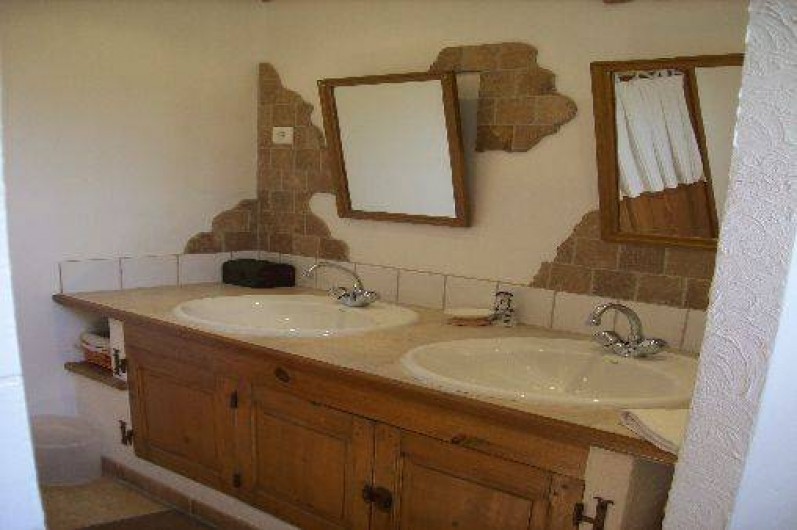 Location de vacances - Mas à Cabannes - Salle de bain
