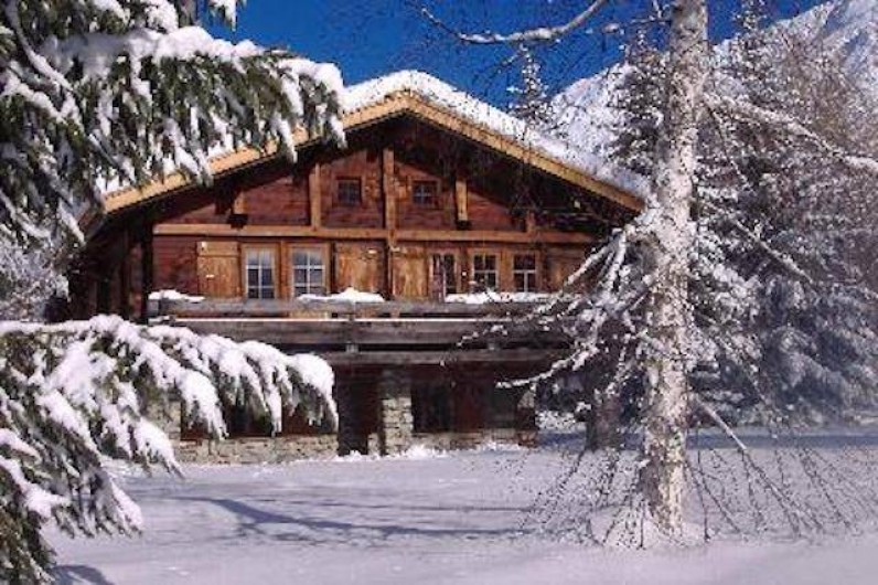 Location de vacances - Chalet à Chamonix-Mont-Blanc - Façade principale plein sud