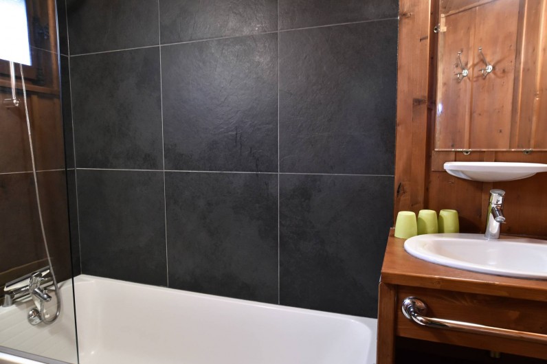 Location de vacances - Chalet à Chamonix-Mont-Blanc - Salle de bains 2/3