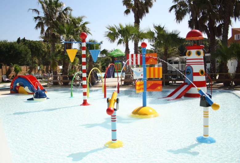 Location de vacances - Camping à Le Barcarès - Une pataugeoire ludique pour le bonheur des plus petits !